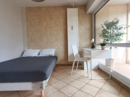 chambre privée dans appartement partagé-université cergy pontoise-rer a cergy-préfecture à