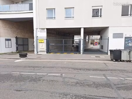 places de parking - debourg - 197 marcel mérieux