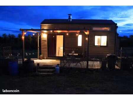 vend tiny house clé en main  autonome en eau et électricité