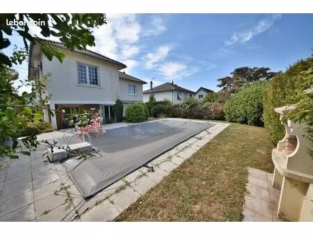 maison 7 pièces 145 m²