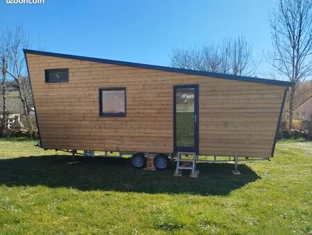 tiny house neuve - intérieur à créer