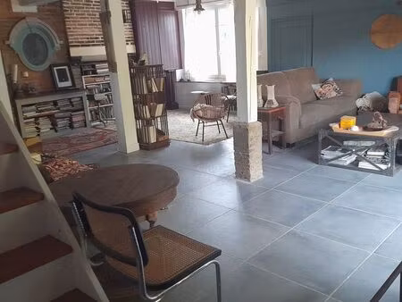 grande maison en pierre totalement rénovée