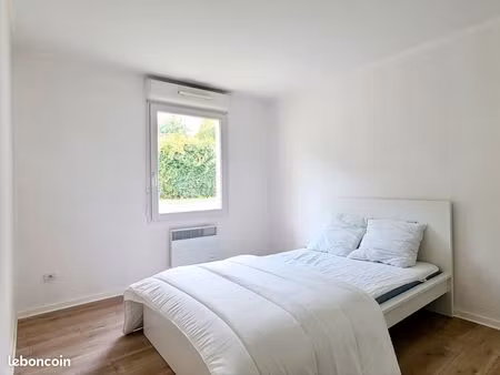 appartement t2 rénové avec parking - résidence sécurisée