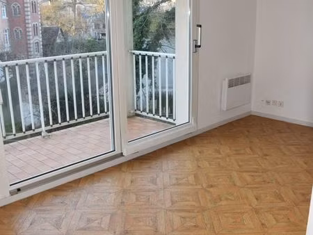 tres rare  appartement 2 pièces f1bis 31 m²  résidence sécurisée  balcon  cave  parking  p