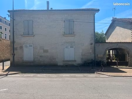 appartement rdc (proche vesuna)