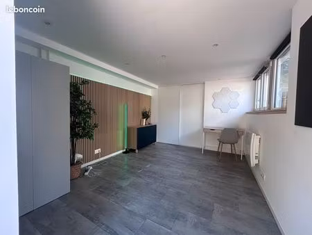 bureau indépendant à louer – dijon – 19 m² – 450 tout compris
