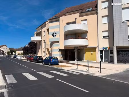 à louer – chenôve / dijon sud quartier residentiel grand crus – local commercial 49 5 m² -