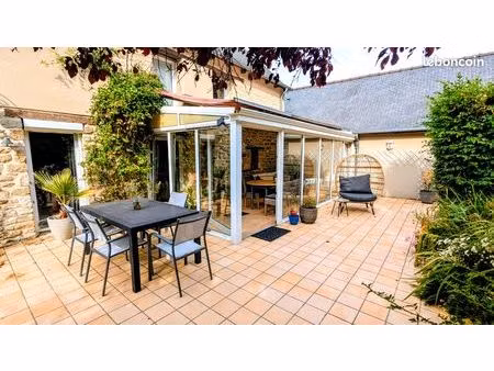 maison longère de 181m² dont gîte de 55m² située à saint-juvat