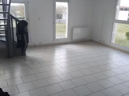 appartement t3 duplex avec locataire en place