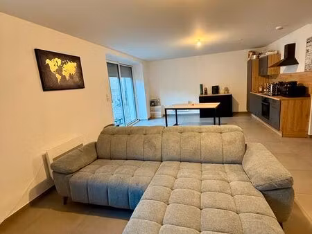 à vendre appartement t3 de 80 m2 avec jardin et garage