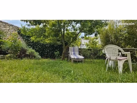 île de ré – ensemble immobilier : maison + chai rénové  au cœur d’un village recherché