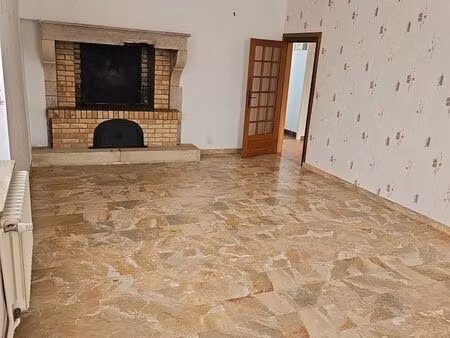 maison à louer à remilly-sur-tille 150m²