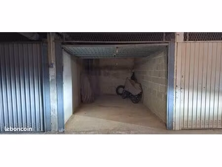 garage fermé dans résidence sécurisée
