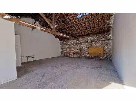 entrepôt commercial