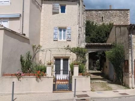 grande maison de village