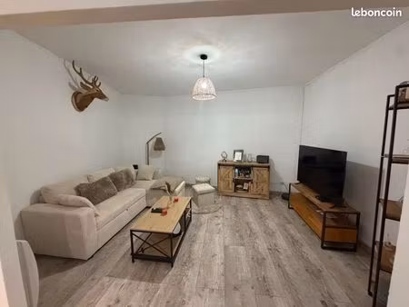 appartement t2 dans maison de village