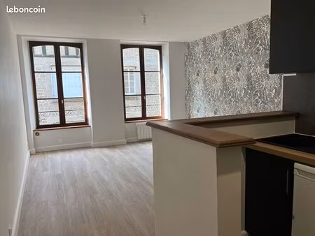studio 1 pièce 26 m²