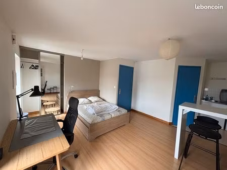 studio meublé 23 45 m² proche des lycées  commerces et centre-ville