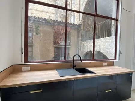 f3   nîmes centre rue des lombards   75 m2