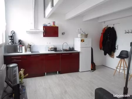 à louer – charmant t2 rénové de 39 8 m² au cœur de surgères