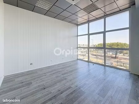 bureau 380 m²