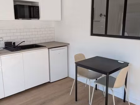 appartement de 33m2 rénové en totalité à lannion proche centre ville