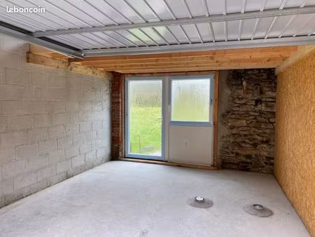 local 27 m²