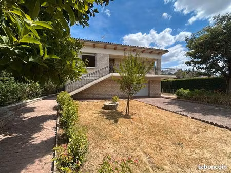 jolie maison proche toutes commodités