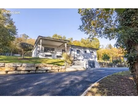 propriété 7 pièces 184 m²