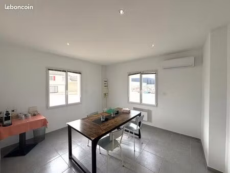 service bureaux 233 m²