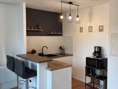 ? studio meublé lumineux avec balcon  parking privé  local vélo – idéal étudiant / jeune a
