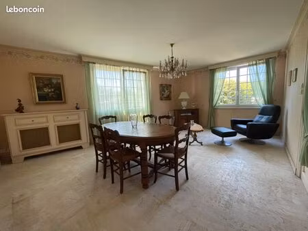 maison individuelle + ancien commerce