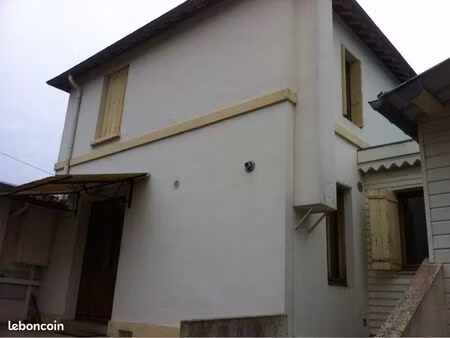 location petite maison 40 m2 sur 2 niveaux - f2 bis - avec pompe à chaleur comme source de