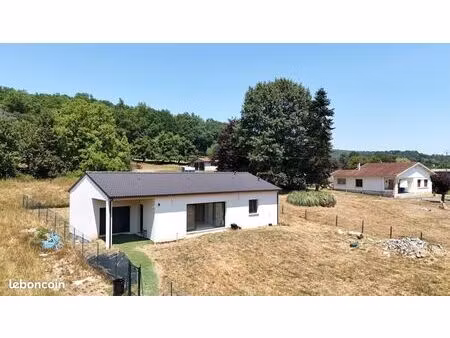 villa 4 pièces 96 m²