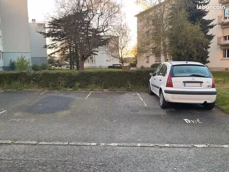 parking extérieur léon bourgeois