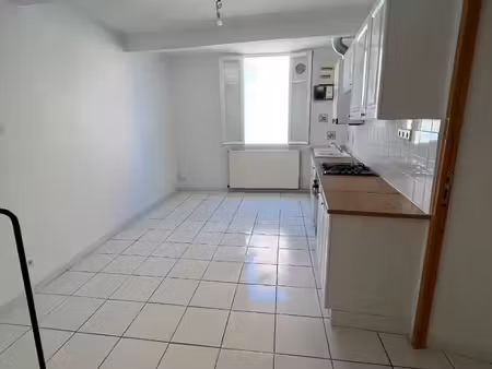 t3 duplex 53 m² – lodève centre- grande cuisine dinatoire - 2 chambres