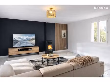 superbe maison - vue sur le pic st-loup