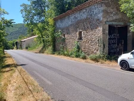 grange sur plus de 3000 m2 de terrain