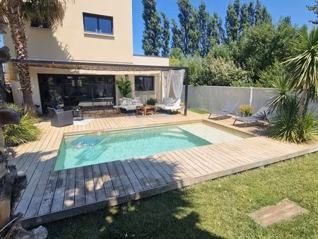 maison comtemporaine 5 pièces 161m²