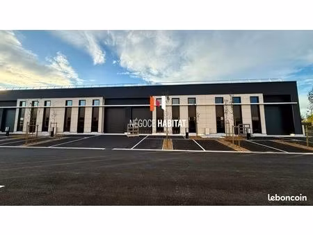 local 210 m² gallargues-le-montueux
