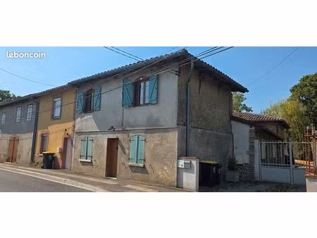 vente maison de rue à bérat