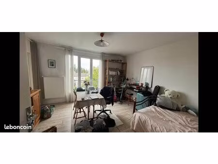 studio 1 pièce 28 m²
