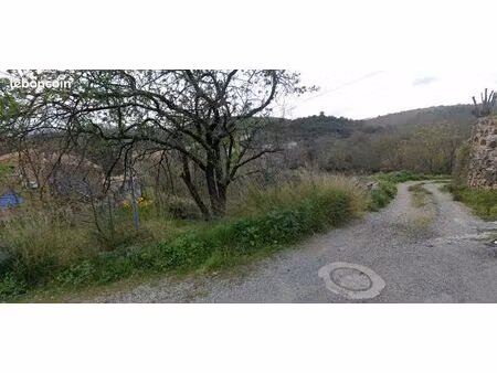 terrain 930 m² peret