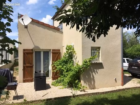loue maison avec jardin  une chambre  a azans quartier calme près de dole