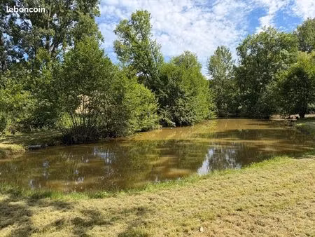 à vendre terrain avec lac  étang