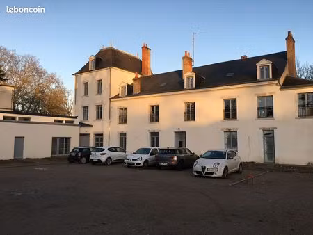vous tomberez sous le charme de cet appartement de 2 chambres situé au bord du loiret à ol
