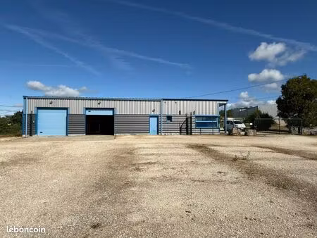 local commercial 253 m² cahors