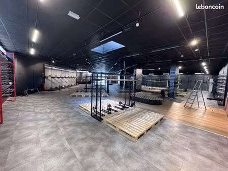à louer : local commercial d'exception - 1016 m² - saint-herblain