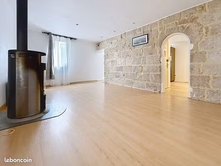 maison de village avec terrasse et cave