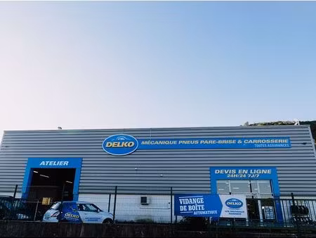 garage automobile  garage 390 m² langogne